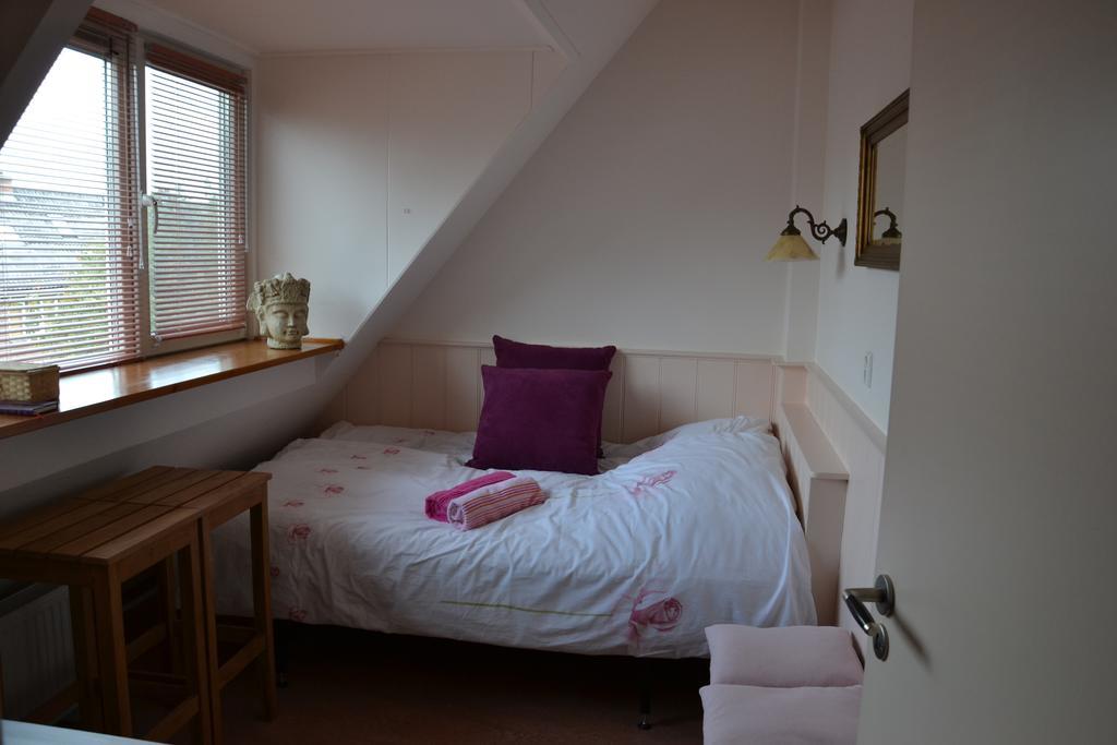 B&B Macbed Checkin-Time 1700-1800 Or Request Before You Book Alkmaar Habitación foto